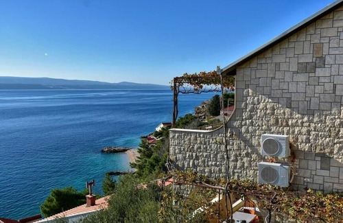 Zadvarje Apartment | Apartment 530/1270 (Central Dalmatia - Pisak), 60m from the beach