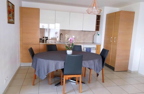 Neuvecelle Apartment | Apartment 6 pax, center/beach, for families
