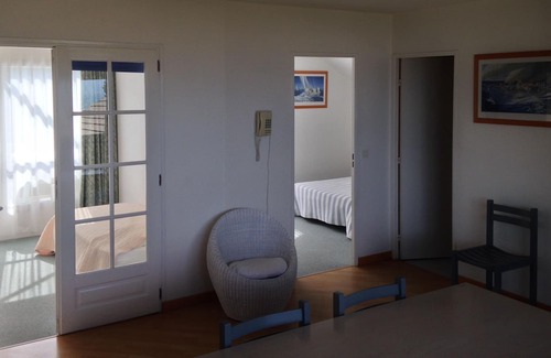 Trevou-Treguignec Apartment | apartment 7 people sea view, swimming pool, overnight stay all inclusive