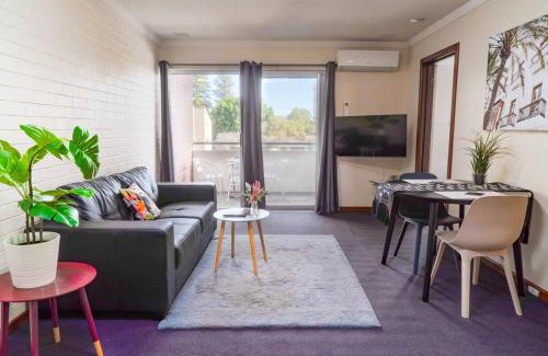 Rivervale Hotel | Apartment 9 Burswood