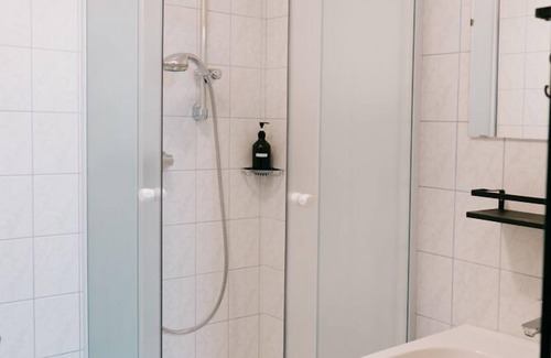 Groedig Apartment | Apartment 9 with balcony and in view of Untersberg