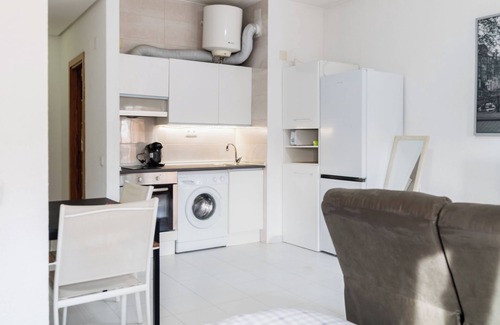 Doctor Barraquer-Grupo Renfe-Policlinico Apartment | Apartment 'A 2 minutos de la Alameda' with Wi-Fi and Air Conditioning