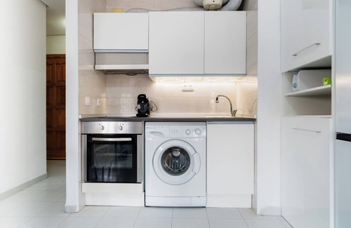 Doctor Barraquer-Grupo Renfe-Policlinico Apartment | Apartment 'A 2 minutos de la Alameda' with Wi-Fi and Air Conditioning