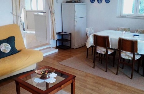 Splitska Apartment | Apartment Agata - Two Bedroom Apartment with Terrace and Sea View (ST)