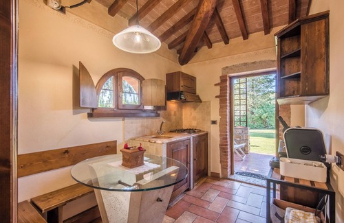 Serre di Rapolano Other | Apartment 'Agriturismo Ischieto - Il Cipresso' with Shared Pool, Wi-Fi and Air Conditioning