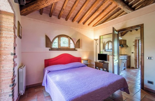 Serre di Rapolano Other | Apartment 'Agriturismo Ischieto - Il Cipresso' with Shared Pool, Wi-Fi and Air Conditioning