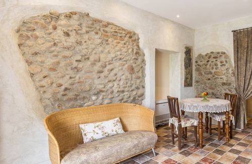 Sona Apartment | Apartment 'Agriturismo Tenuta Corte Tese' with Shared Garden and Air Conditioning
