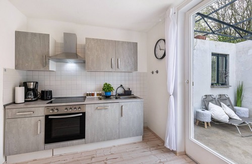 Schlatt Apartment | Apartment 'Alb Glück 2' with Private Terrace, Private Garden and Wi-Fi