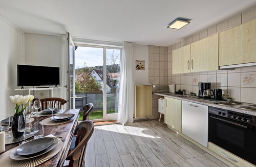 Schlatt Apartment | Apartment 'Alb Glück 1' with Balcony and Wi-Fi
