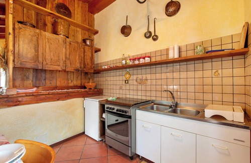 Saint-Pierre Apartment | Apartment 'Alloggio La Tour' with Mountain View, Private Garden and Balcony