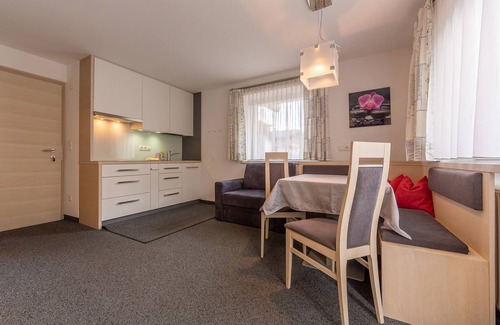 Prato alla Drava Apartment | Apartment 'Alpengruss Ignis' with Mountain View, Shared Garden and Wi-Fi