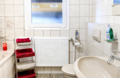 Bottingen Apartment | Apartment Alter Berg with garden, 55 square meters, 1 bedroom, max. 4 people