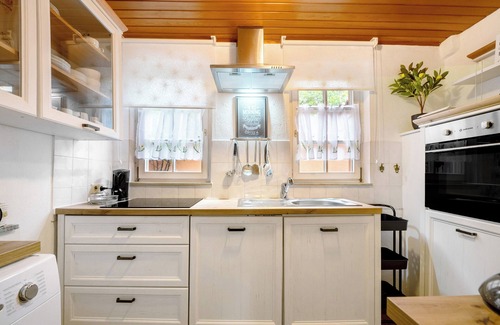 Bad Kreuznach Apartment | Apartment 'Am Fischertor' with Private Terrace and Wi-Fi