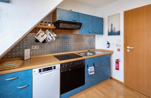 Craula Apartment | Apartment "am Hainich" with Private Balcony & Wi-Fi