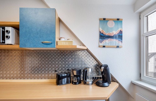 Craula Apartment | Apartment "am Hainich" with Private Balcony & Wi-Fi
