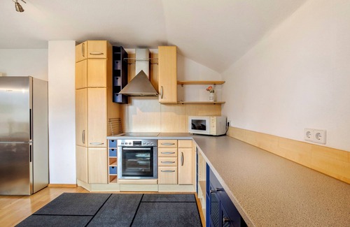 Offingen Apartment | Apartment 'Am Schlehbach' with Private Garden, Balcony and Wi-Fi