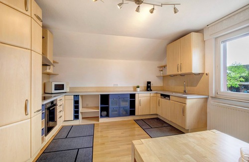Offingen Apartment | Apartment 'Am Schlehbach' with Private Garden, Balcony and Wi-Fi