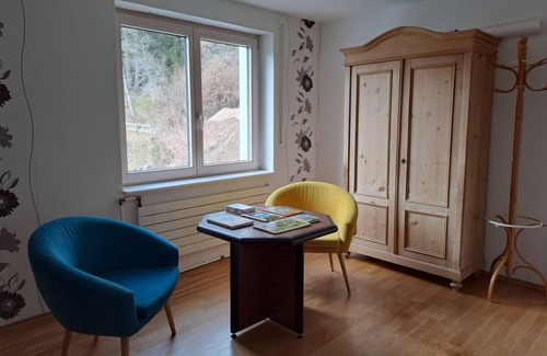 Voehrenbach Apartment | Apartment 'Am Waldrand' with Mountain View and Wi-Fi