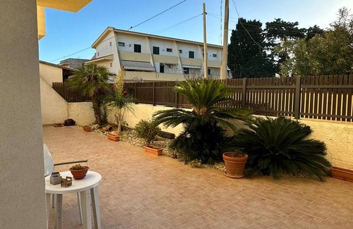 Marsala Apartment | Apartment 'Ammare' with Shared Pool, Wi-Fi and Air Conditioning