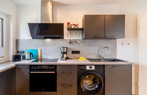 Warburg Apartment | Apartment 'An Der Ohme' with Private Garden, Balcony and Wi-Fi