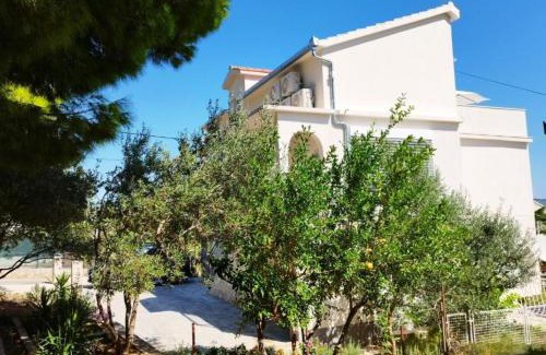 Seget Donji Apartment | Apartment Aniva - 50 m from the sea
