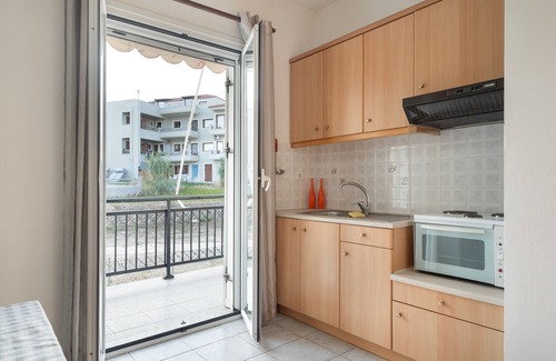 Lixouri Apartment | Apartment 'Anna's House 4 Lixouri Kefalonia' with Sea View and Air Conditioning