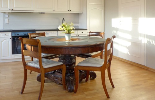 Lutjenholm Apartment | Apartment 'Antikhuus' with Private Terrace, Private Garden and Wi-Fi