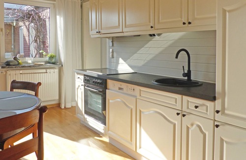 Lutjenholm Apartment | Apartment 'Antikhuus' with Private Terrace, Private Garden and Wi-Fi