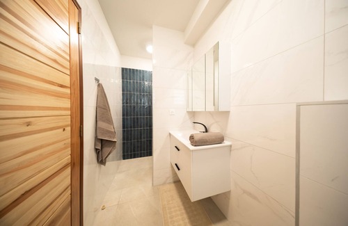 Sainte Marie Apartment | Apartment-Apartment-Ensuite with Bath-Ocean view