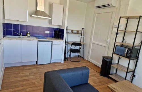 Bourges Apartment | Apartment-Apartment-Ensuite with Shower-City view