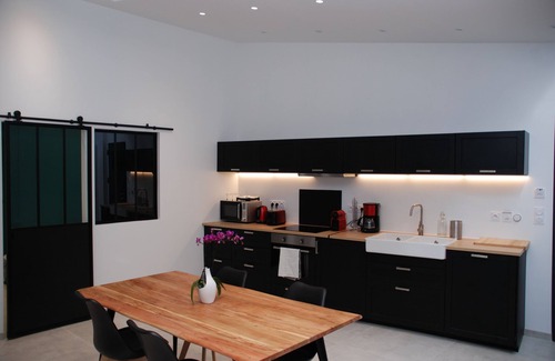 Montreuil-sur-Mer Apartment | Apartment-Apartment-Ensuite with Bath-Courtyard view-N°04