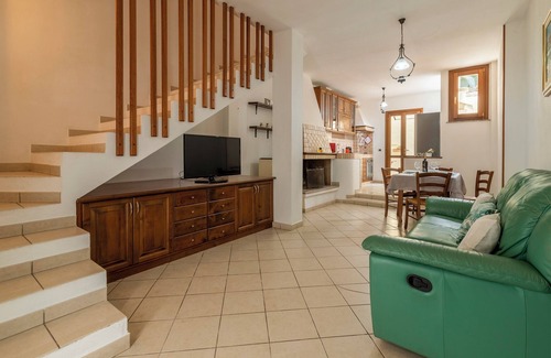 Porto Torres Apartment | Apartment 'Appartamento Libio Porto Torres' with Balcony, Wi-Fi and Air Conditioning