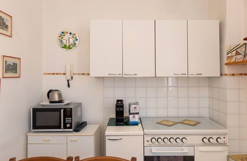 San Vincenzo Apartment | Apartment 'Appartamento Vista Mare' with Sea View, Wi-Fi and Air Conditioning