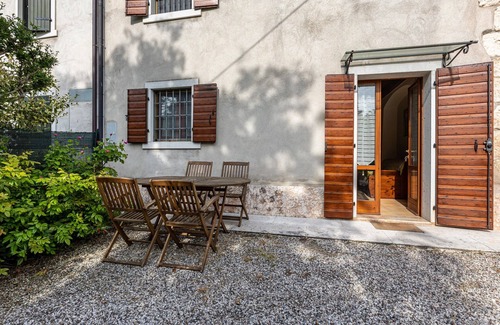 Montioni Apartment | Apartment 'Appartamento Trilocale' with Shared Terrace, Shared Garden and Wi-Fi