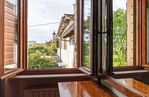Montioni Apartment | Apartment 'Appartamento Bilocale' with Shared Terrace, Shared Garden and Wi-Fi
