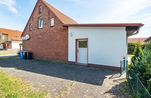 Mirow Apartment | Apartment 'Appartement Onkel Fritz' with Shared Garden