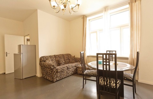 Funfhaus Apartment | Apartment No. 08 in Vienna near Schönbrunn/Westbahnhof | Keyless Check-In