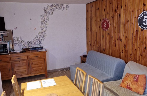 Laveissiere Apartment | Apartment at the foot of the Auvergnates slopes