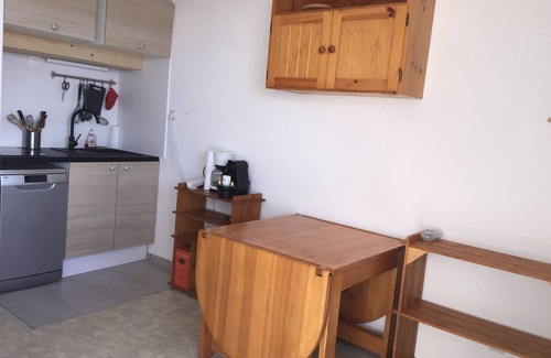 Eclose-Est Apartment | Apartment at the foot of the slopes with independent bedroom, mountain view