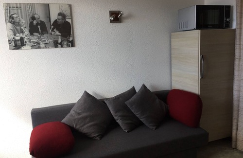 Eclose-Est Apartment | Apartment at the foot of the slopes with independent bedroom, mountain view