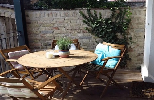 Paretz Apartment | Apartment 'Atellier Mit Balkon' with Shared Terrace, Shared Garden and Wi-Fi