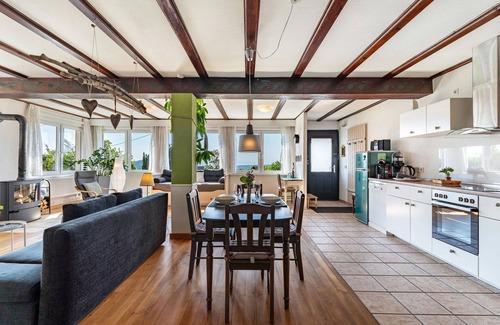 Seelbach Apartment | Apartment 'Augensteins Burgzimmer' with Private Terrace and Wi-Fi
