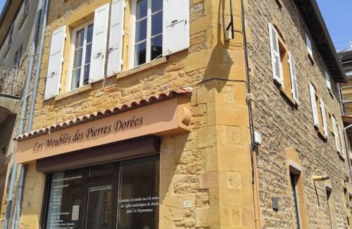 Theize Apartment | Apartment “Bagnols” in Theizé with sauna