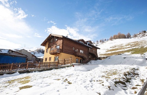 Trepalle Apartment | Apartment 'Bait Da Grachi' with Mountain View, Private Terrace and Wi-Fi