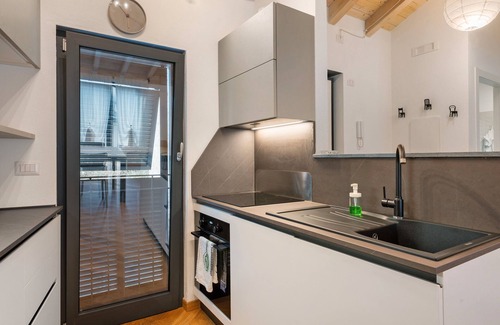 Ferrada Apartment | Apartment 'Batman' with Shared Garden, Wi-Fi and Air Conditioning