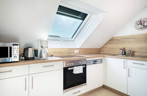 Langenargen Apartment | Apartment 'Bei Fredy' with Balcony and Wi-Fi