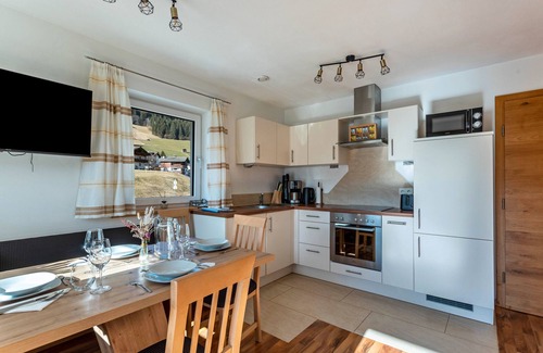 Oberau Wildschonau Apartment | Apartment 'Bergschatz' with Mountain View, Private Terrace and Wi-Fi