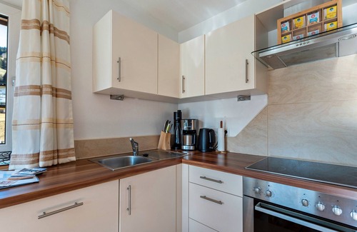 Oberau Wildschonau Apartment | Apartment 'Bergschatz' with Mountain View, Private Terrace and Wi-Fi