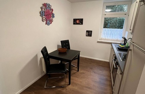 Rostock Apartment | Apartment Bernstein - Ferienwohnung Bernstein Ruhig mit Garten