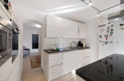Benzingen Apartment | Apartment 'Berta Benzingen' with Shared Terrace, Shared Garden and Wi-Fi